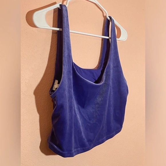 Athleta Plush Velvet Open Back Crop Workout Tank Top size L - Noble Blue - Picture 3 of 10
